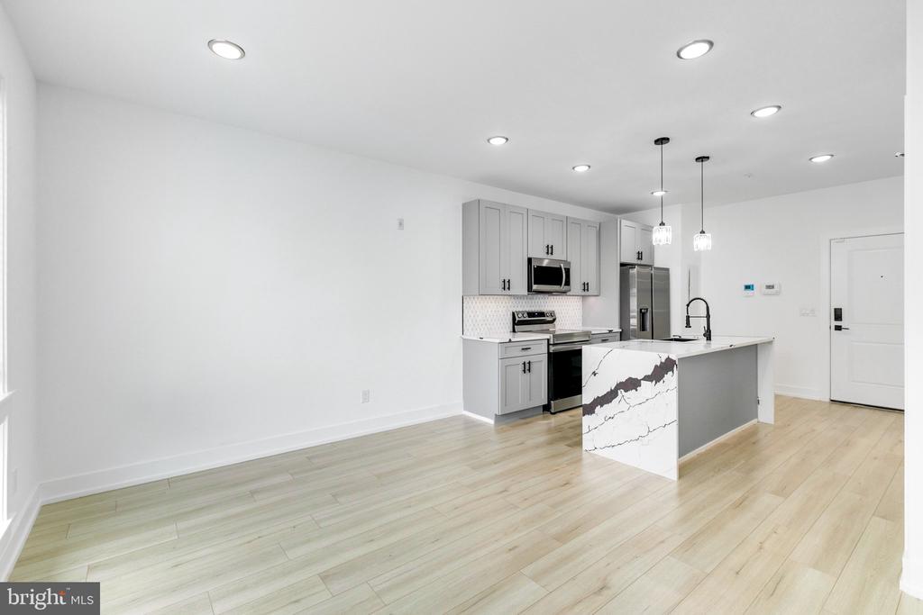 2054 N 2ND STREET Unit: 6