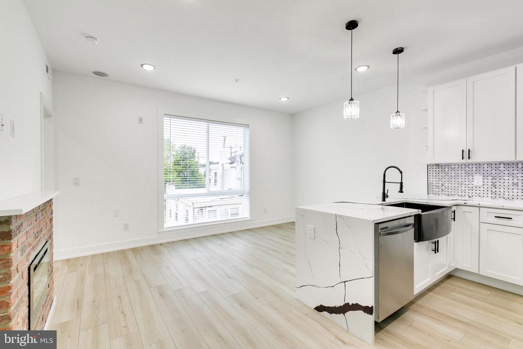 2054 N 2ND STREET Unit: 6