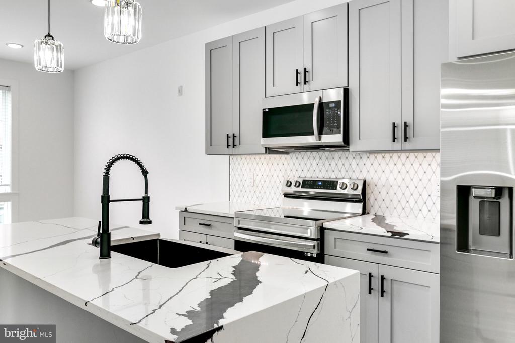 2054 N 2ND STREET Unit: 6