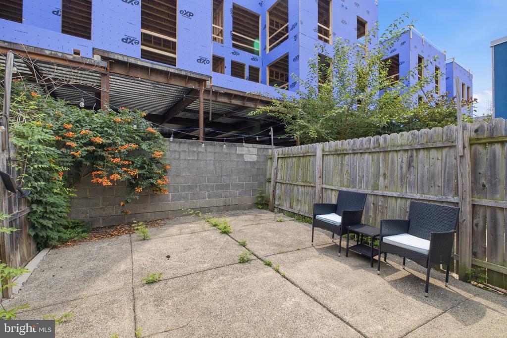 1733 BLAIR STREET
