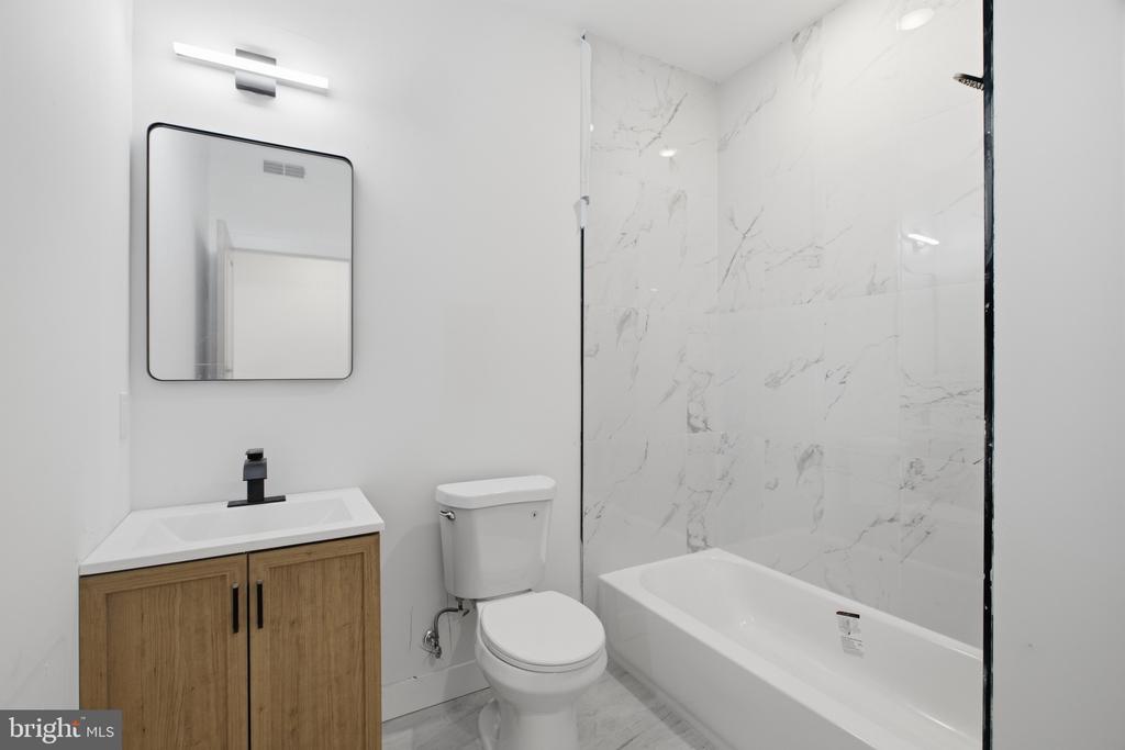 2326 N 16TH STREET Unit: 3
