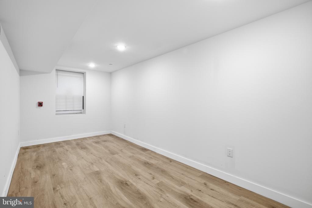 2346 N 16TH STREET Unit: 1