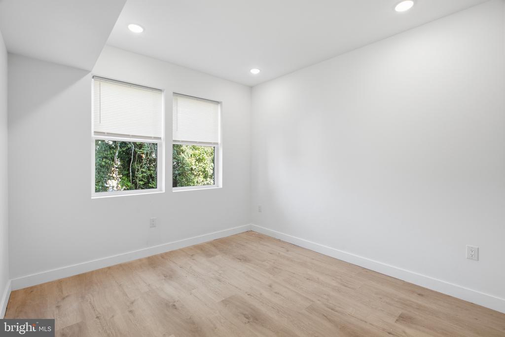 2346 N 16TH STREET Unit: 2
