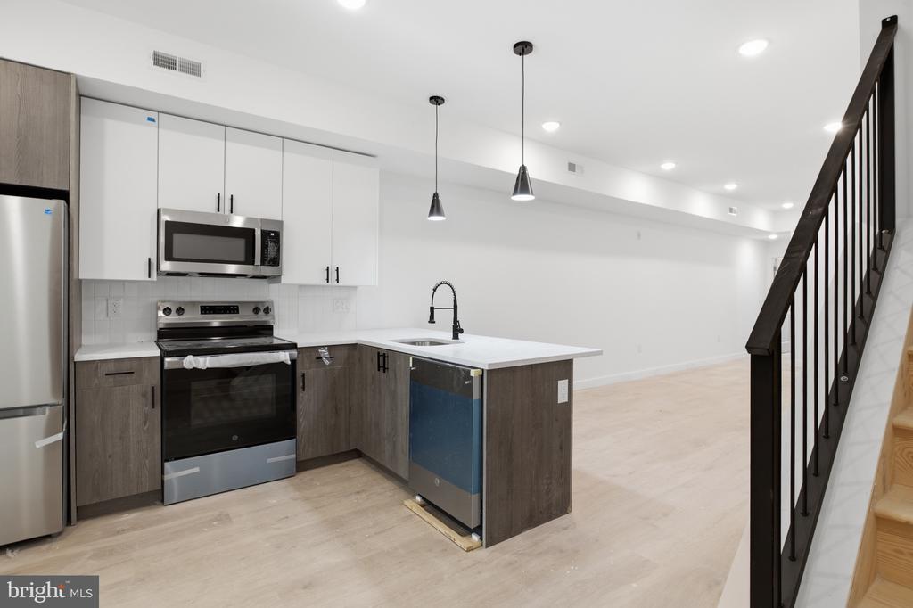 2346 N 16TH STREET Unit: 3