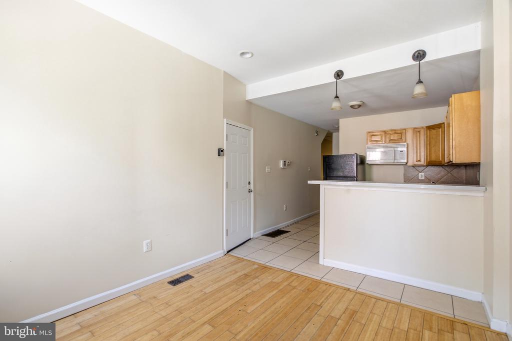 1610 N WILLINGTON STREET Unit: 1