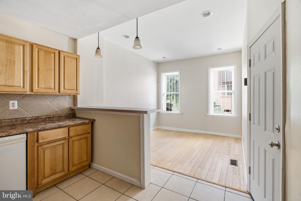 1610 N WILLINGTON STREET Unit: 1