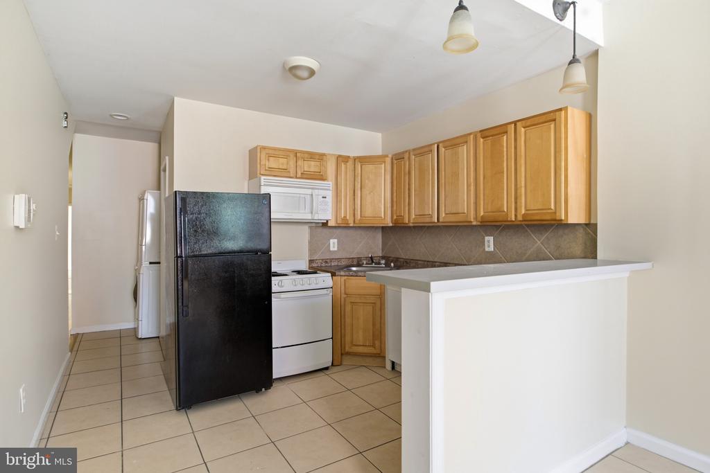 1610 N WILLINGTON STREET Unit: 1