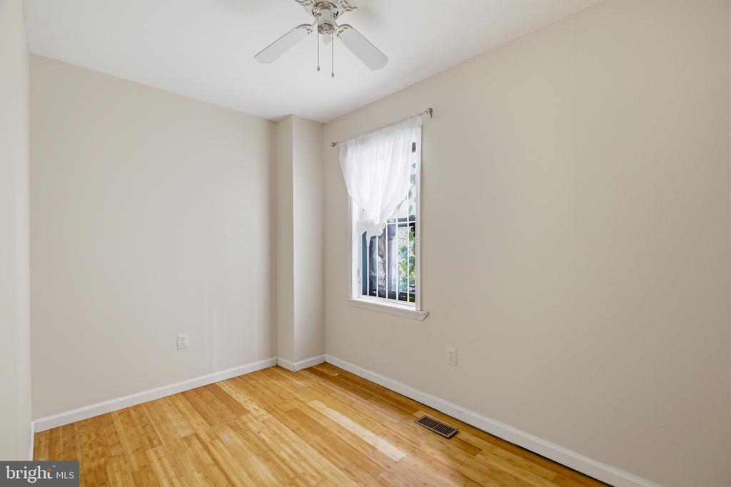 1610 N WILLINGTON STREET Unit: 1