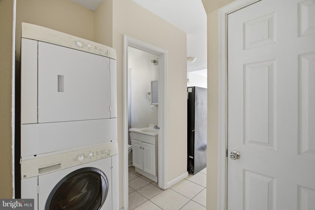 1610 N WILLINGTON STREET Unit: 1