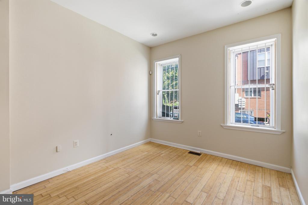 1610 N WILLINGTON STREET Unit: 1