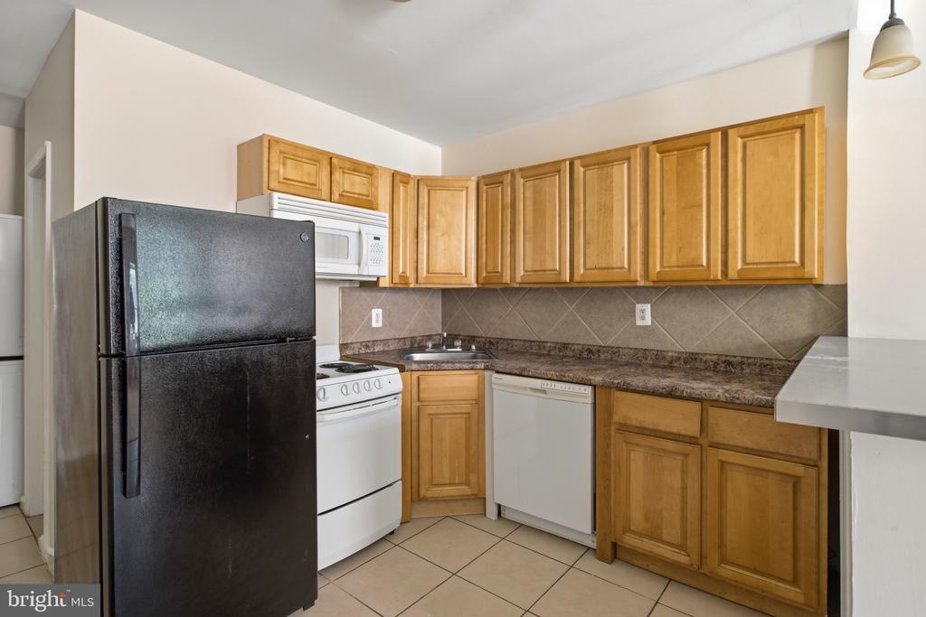 1610 N WILLINGTON STREET Unit: 1