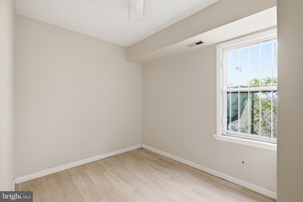 1610 N WILLINGTON STREET Unit: 1