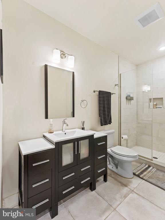 1950 N 6TH STREET Unit: 3