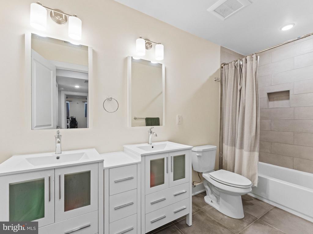 1950 N 6TH STREET Unit: 3