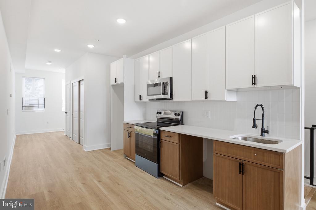 2126 N PERCY STREET Unit: 1
