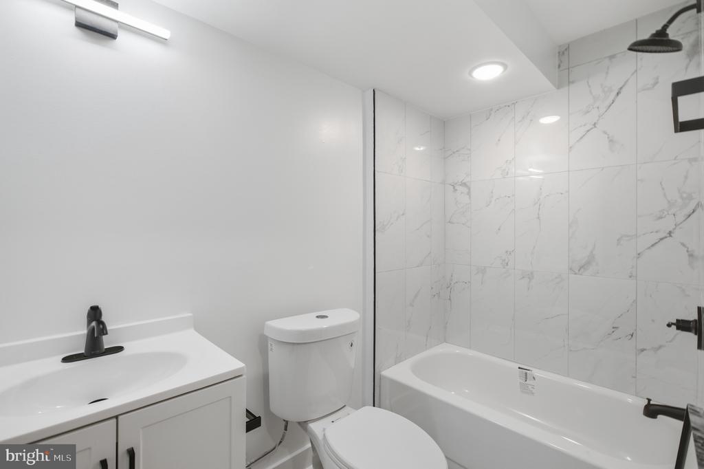 2126 N PERCY STREET Unit: 1