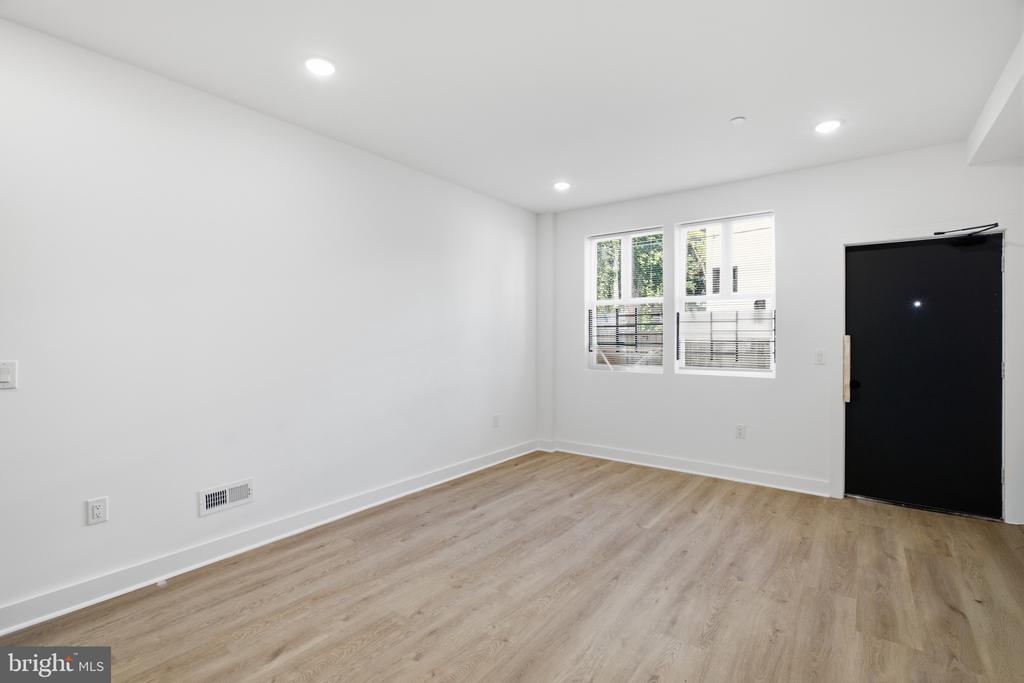 2126 N PERCY STREET Unit: 1