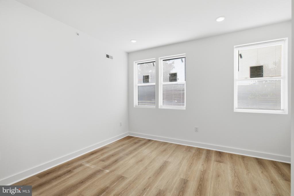 2126 N PERCY STREET Unit: 2