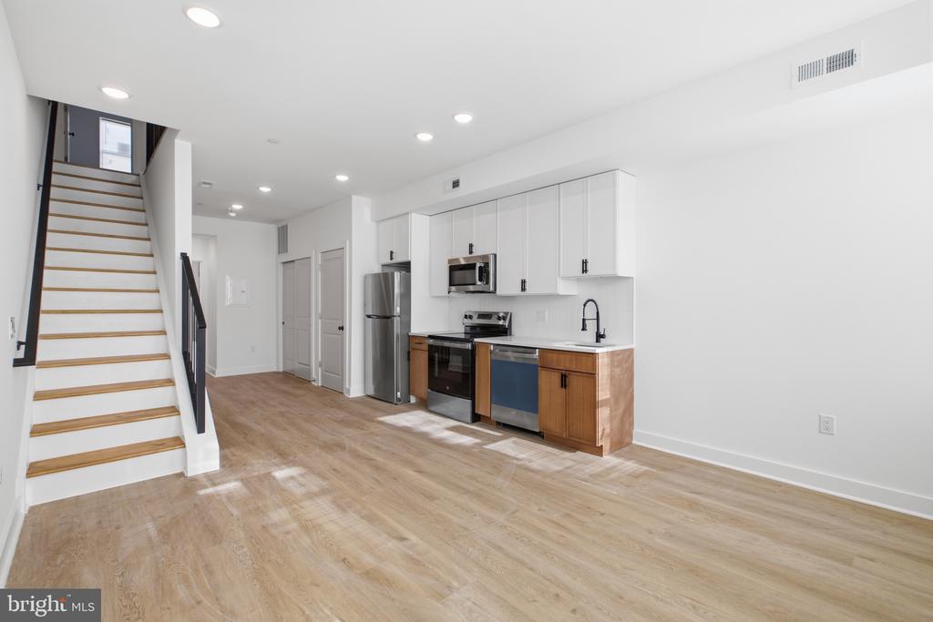 2126 N PERCY STREET Unit: 2