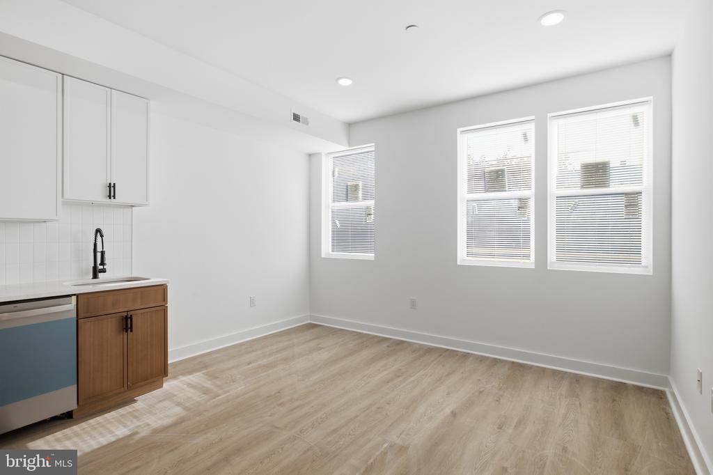2126 N PERCY STREET Unit: 2
