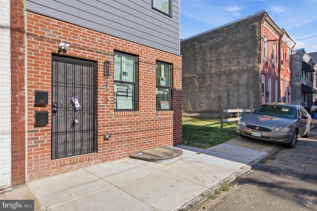 2126 N PERCY STREET Unit: 2