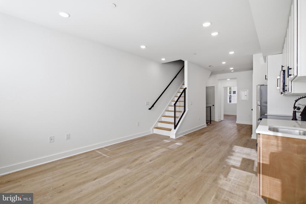 2126 N PERCY STREET Unit: 2