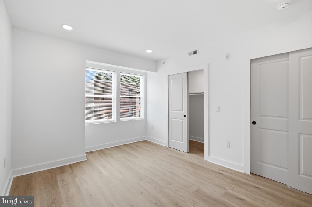 2216 N FRANKLIN STREET Unit: 2
