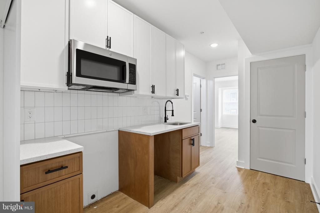 2216 N FRANKLIN STREET Unit: 2