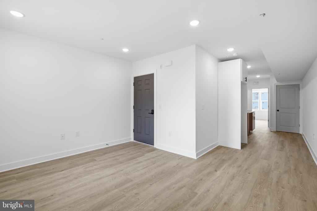 2216 N FRANKLIN STREET Unit: 2