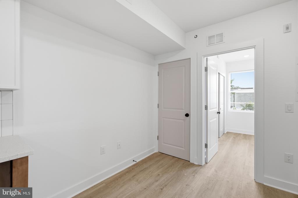 2216 N FRANKLIN STREET Unit: 3