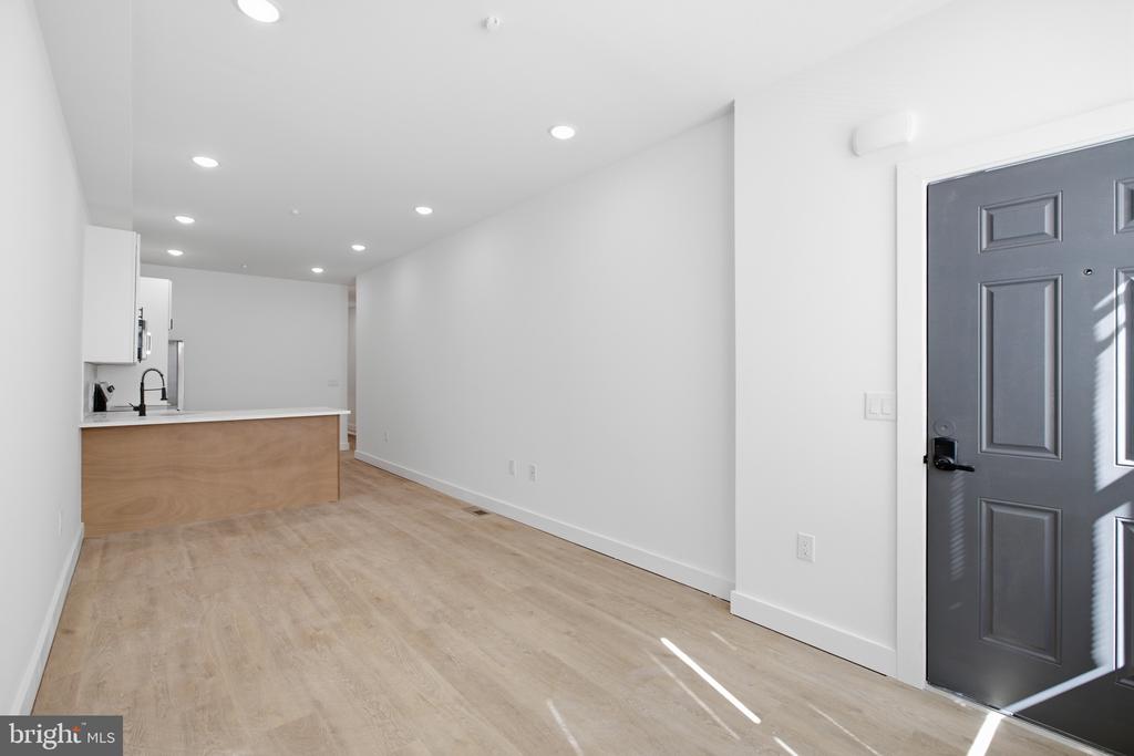 2554 N 12TH STREET Unit: 1