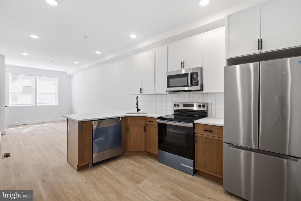 2554 N 12TH STREET Unit: 1
