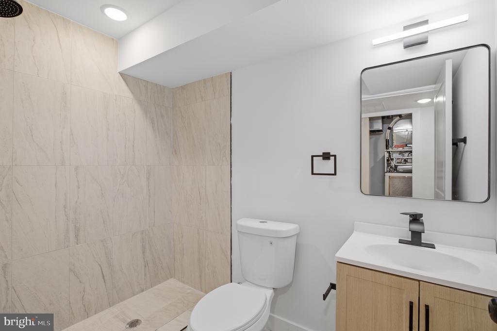 2554 N 12TH STREET Unit: 1