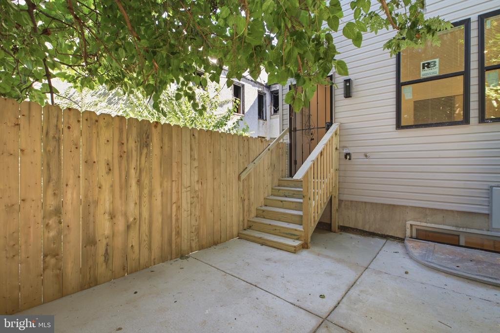 2554 N 12TH STREET Unit: 1