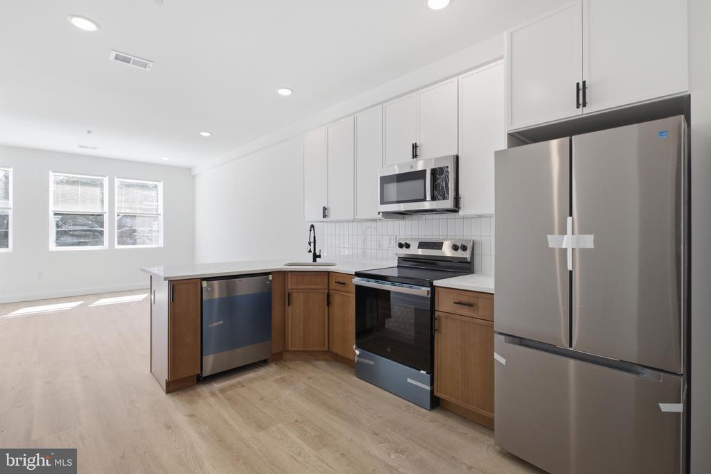 2554 N 12TH STREET Unit: 2