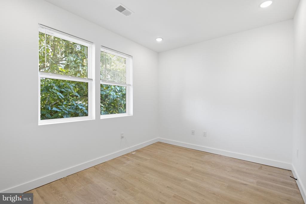 2554 N 12TH STREET Unit: 2