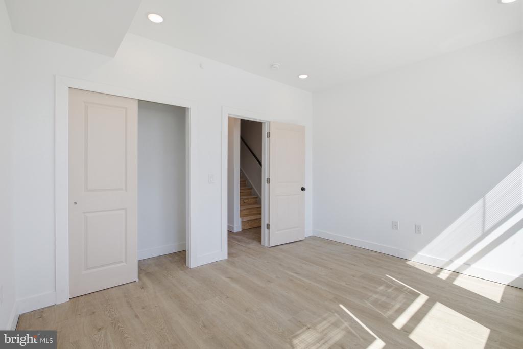 2554 N 12TH STREET Unit: 2