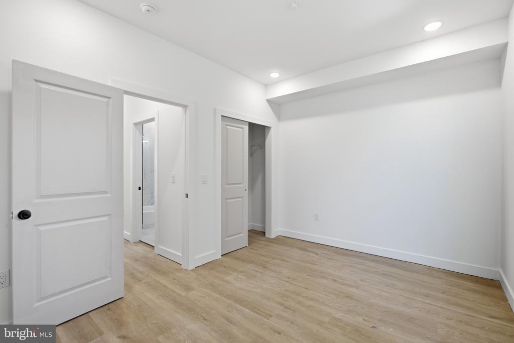 2554 N 12TH STREET Unit: 2