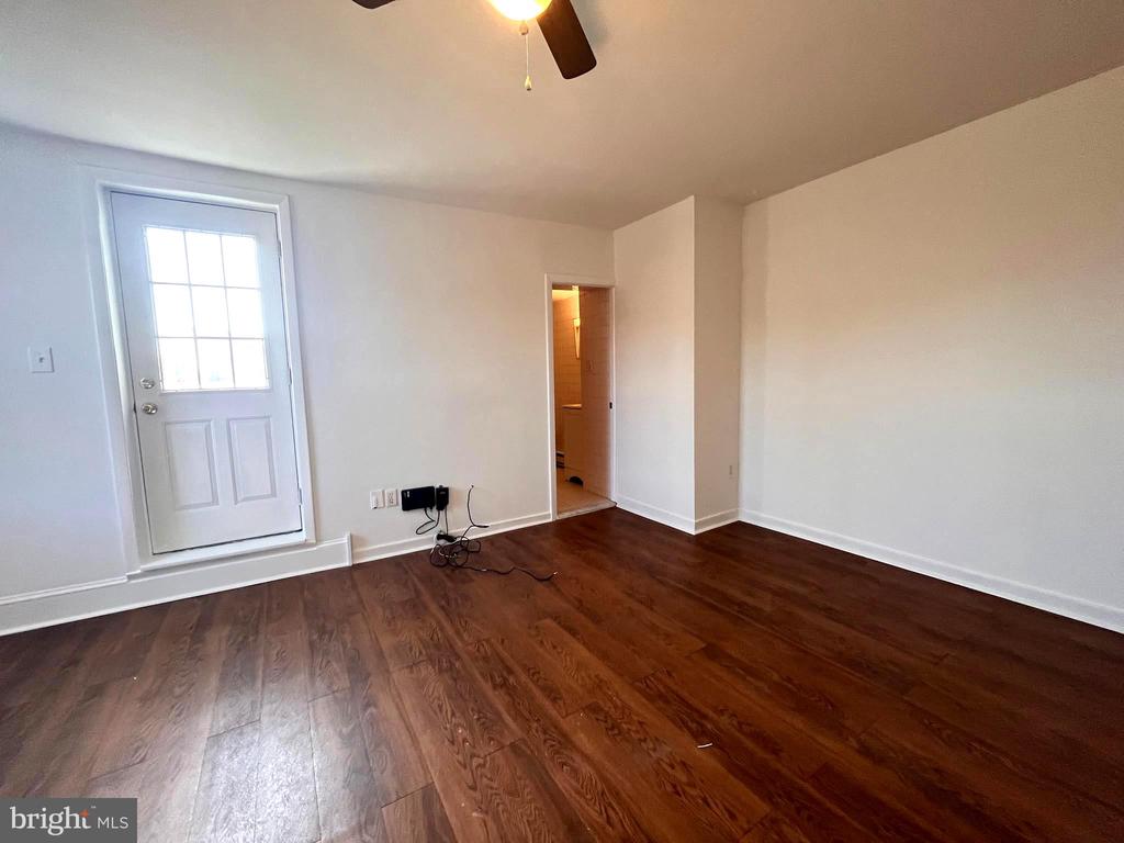1100 FEDERAL STREET Unit: 3R
