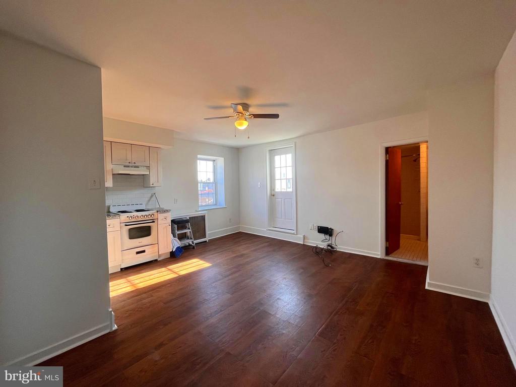 1100 FEDERAL STREET Unit: 3R
