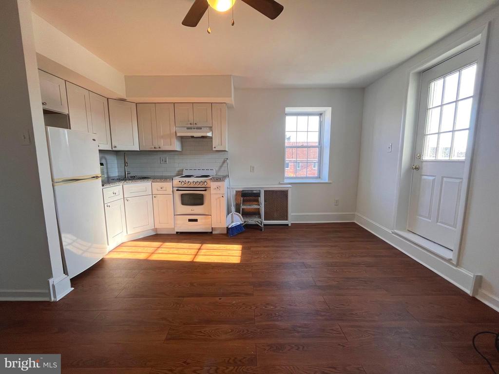 1100 FEDERAL STREET Unit: 3R