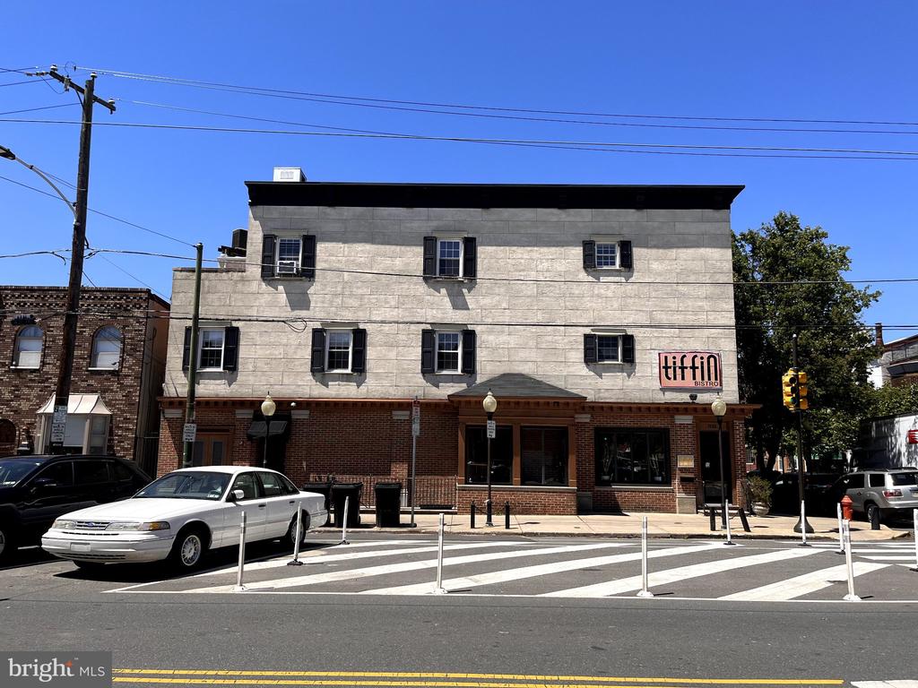 1100 FEDERAL STREET Unit: 2F
