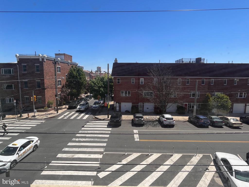 1100 FEDERAL STREET Unit: 2F