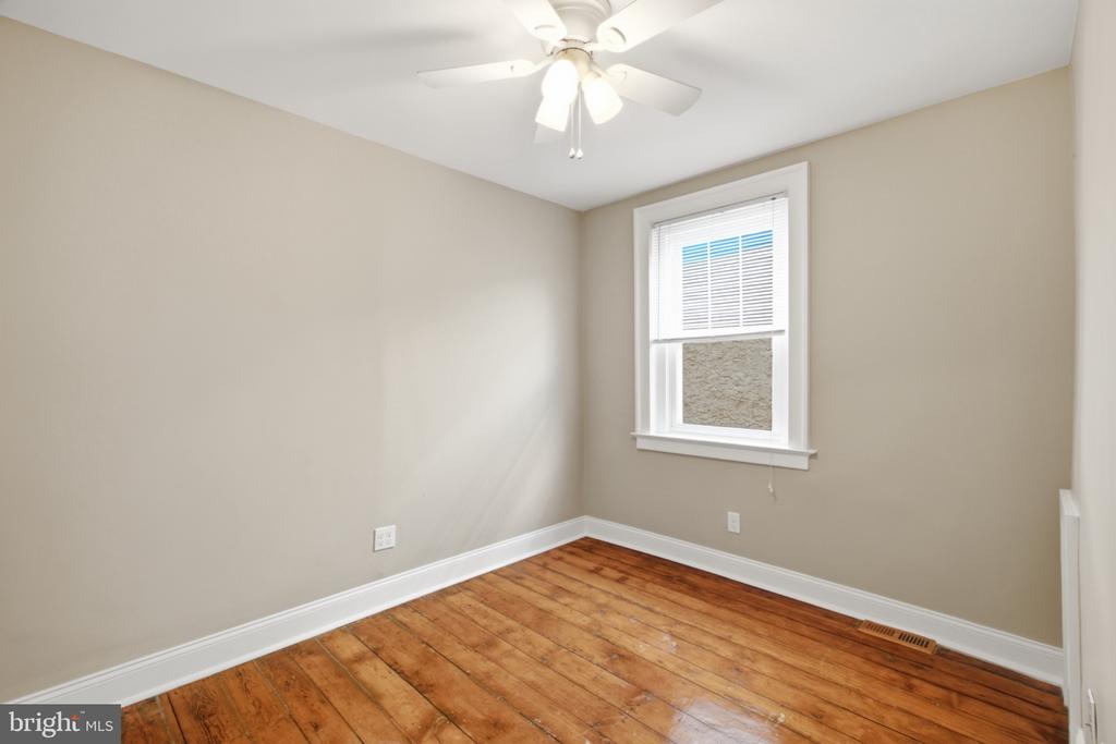 953 N RANDOLPH STREET Unit: 2R