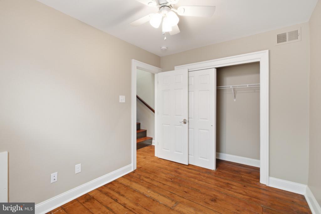 953 N RANDOLPH STREET Unit: 2R