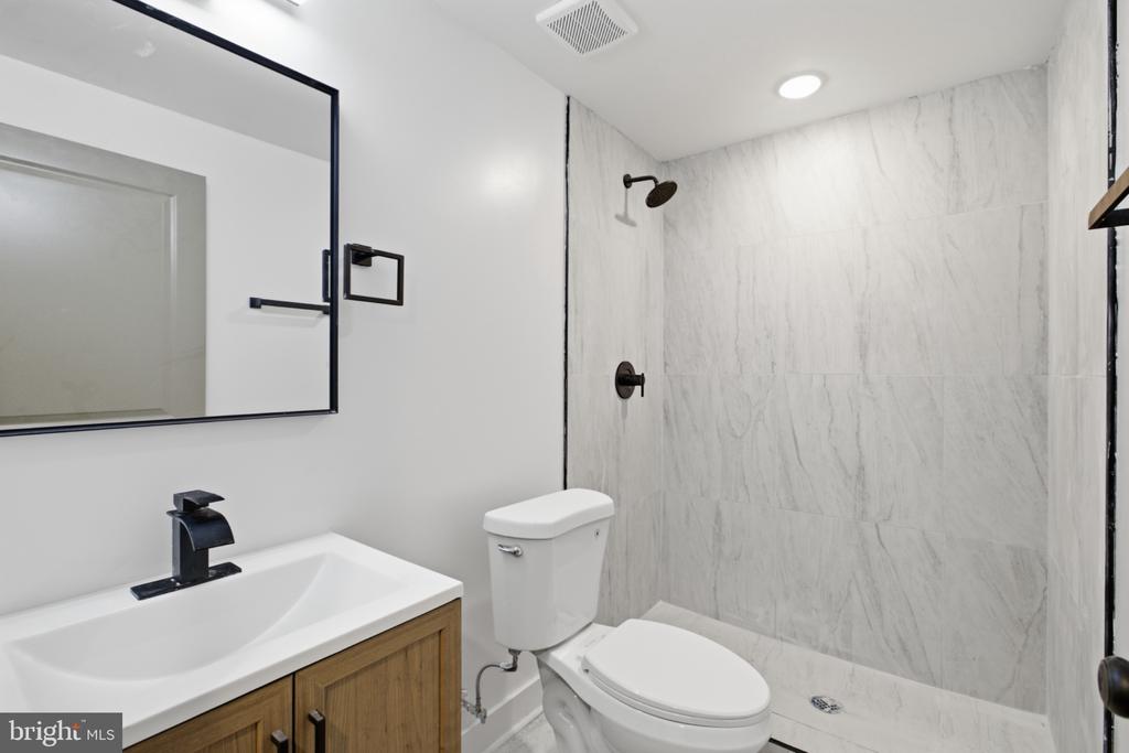 669 N 39TH STREET Unit: 1
