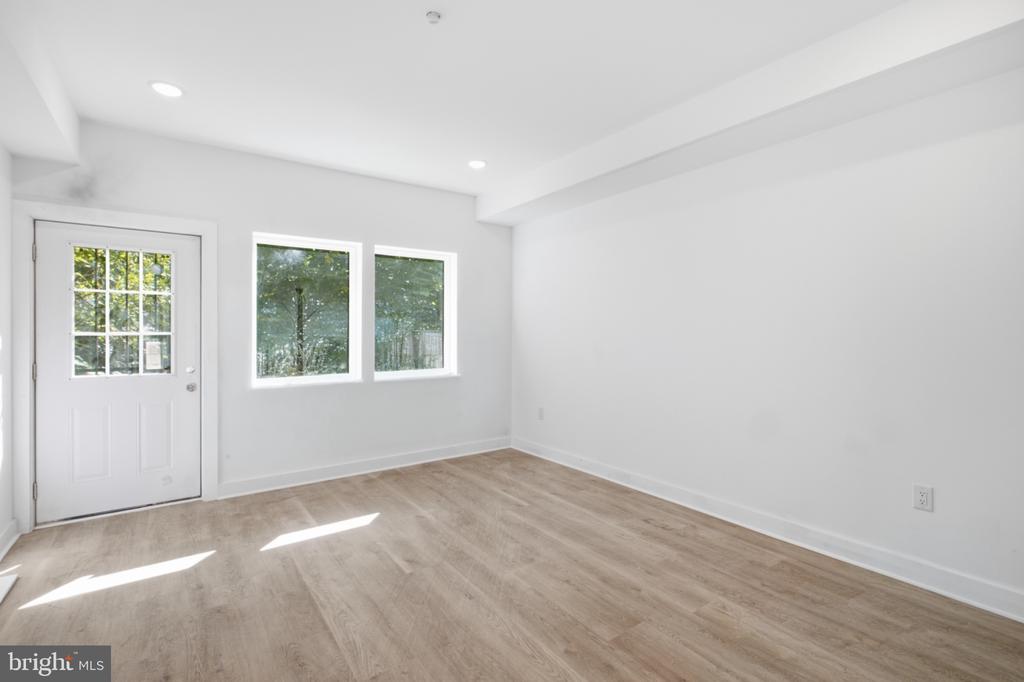 669 N 39TH STREET Unit: 1