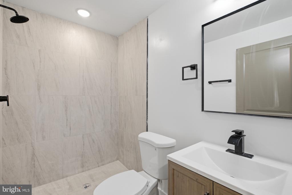 669 N 39TH STREET Unit: 1