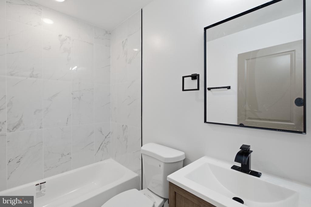 669 N 39TH STREET Unit: 1