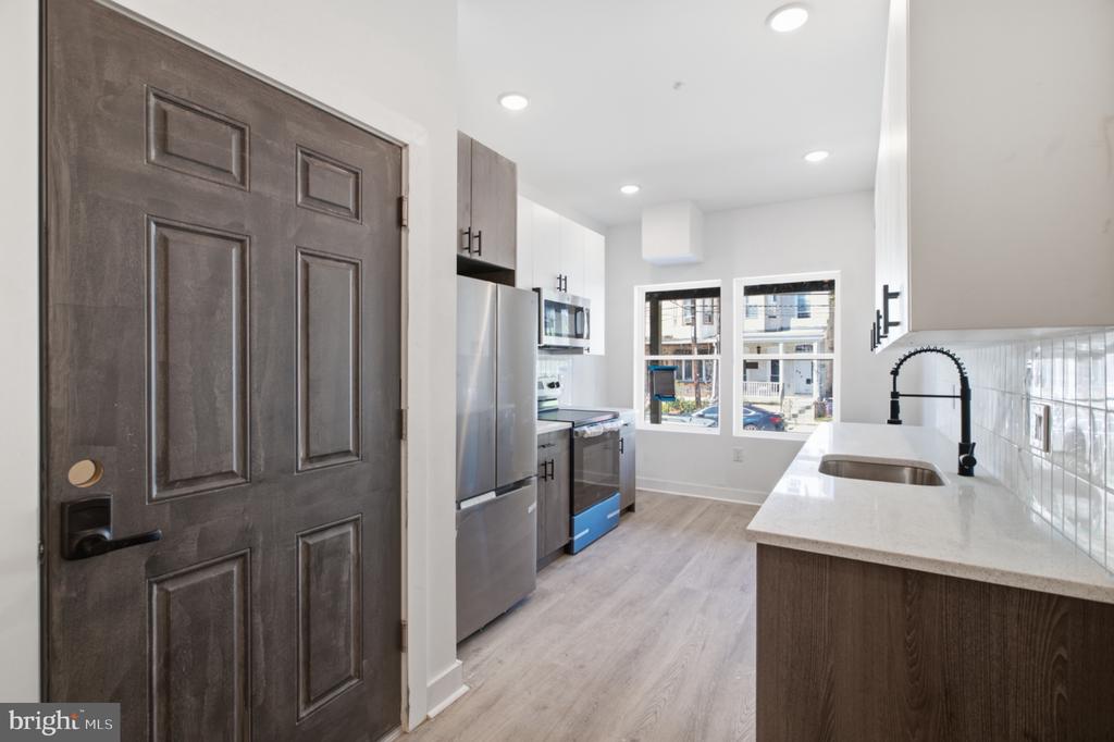 669 N 39TH STREET Unit: 1